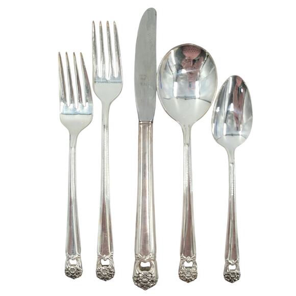 Rogers Brothers Silverplate Eternally Yours Coquette 5 Piece‎ Setting 5-8 - Picture 1 of 12
